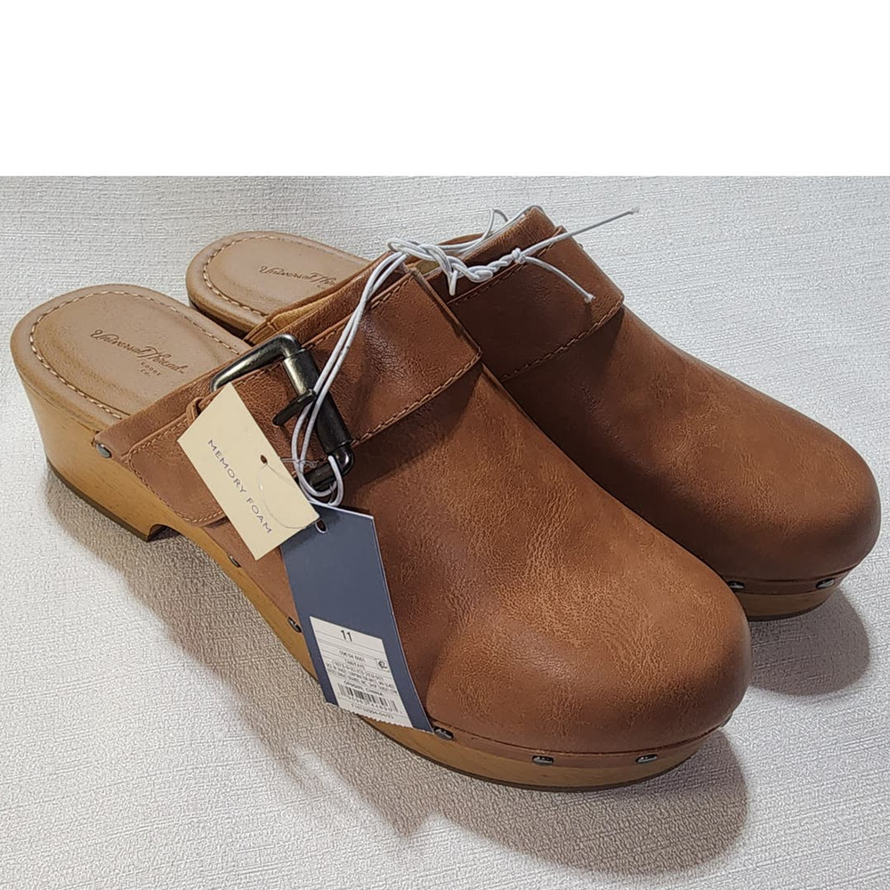 Universal thread Women's clogs-size 11